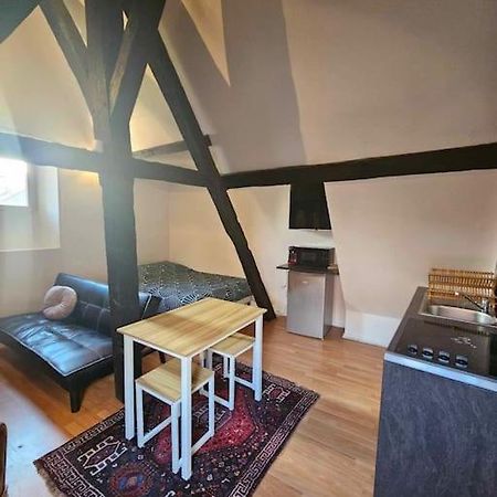 Le Petit Medieval Lejlighed Montluçon Eksteriør billede