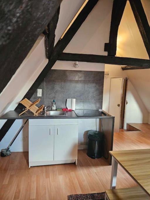 Le Petit Medieval Lejlighed Montluçon Eksteriør billede